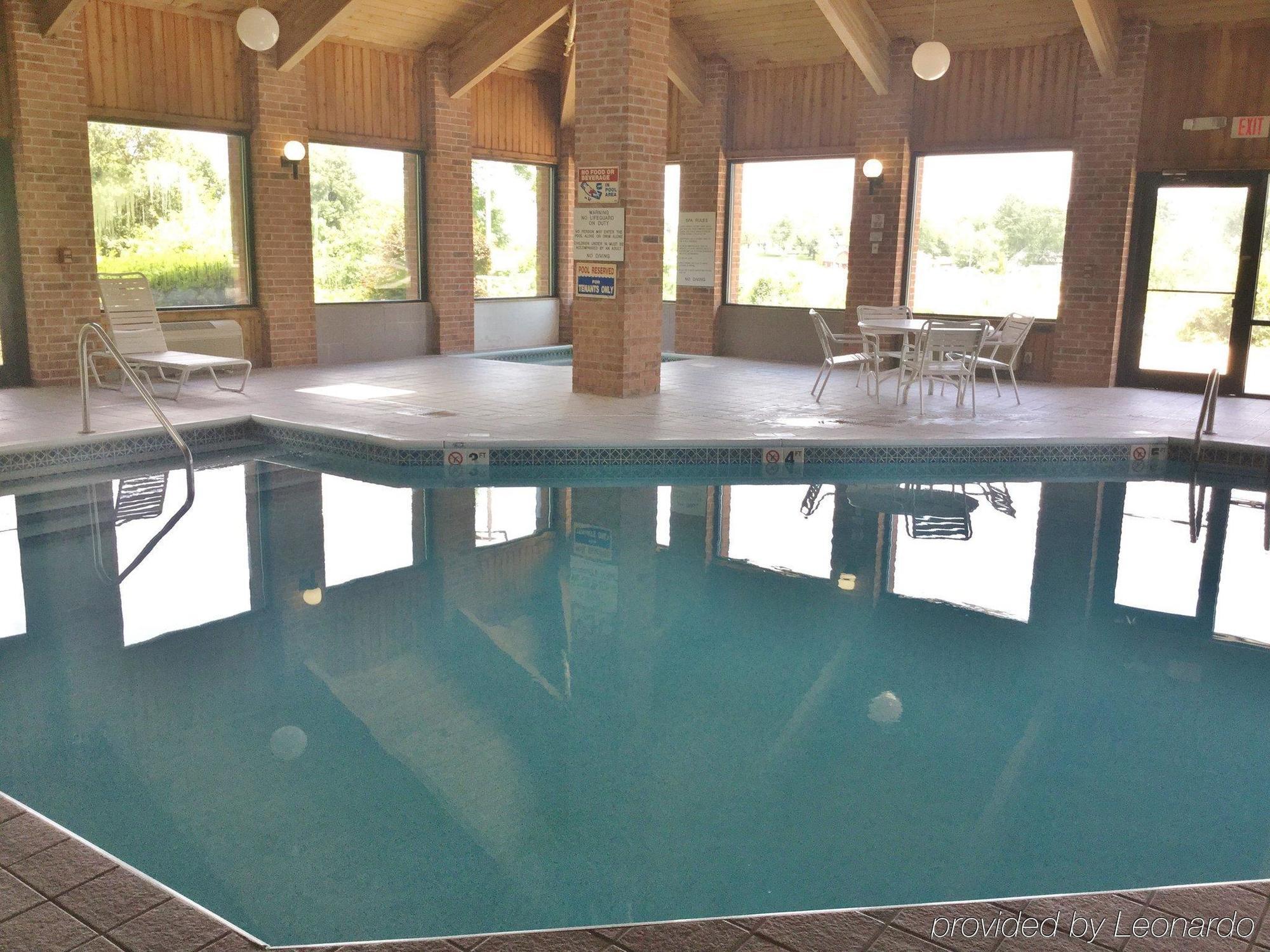 Amerihost Inn & Suites Fulton Dış mekan fotoğraf